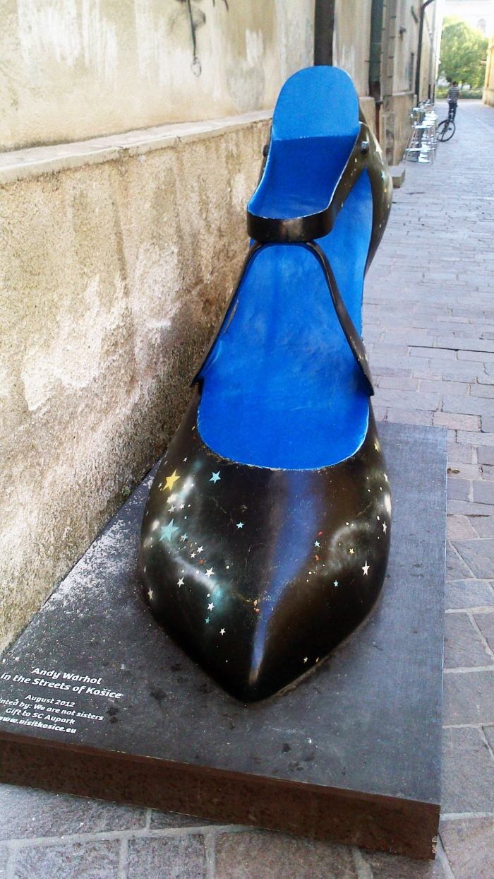 Topánka na Uršulínskej ulici