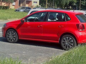  Červený volkswagen